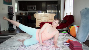 Kendini çarp, Bebeğim Yoga Sesh Hardcore Fuck'a Dönüşüyor